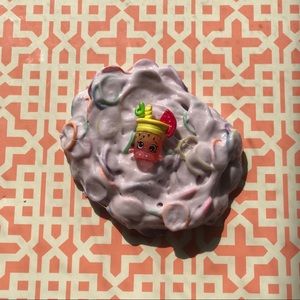 It is a very stretchy berry slime